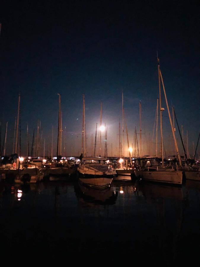 Home Boat Badalona Exterior photo